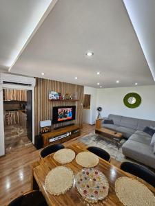 Μια τηλεόραση ή/και κέντρο ψυχαγωγίας στο Apartmán u Petra