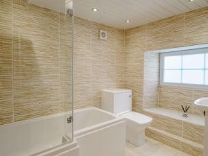 Bilik mandi di 3 Bed in Cartmel 83368 +14 gambar