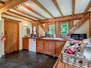 Φωτογραφία από το άλμπουμ του 4 Bed in Abergavenny 53959 σε Rowlstone +36 φωτογραφίες