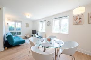 Χώρος καθιστικού στο Kingston Centre Location 2-Bed Flat Sleeps 5