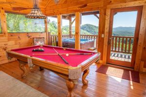 Biliár nebo kulečník v ubytování Nothin But A Good Time By Avada Properties