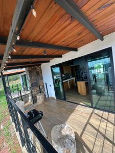 Balkon oz. terasa v nastanitvi Cabaña DAGO