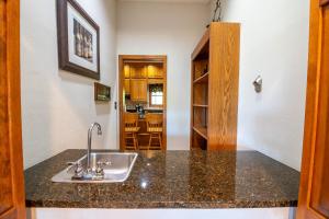 Dapur atau dapur kecil di Peachtree By Avada Properties +58 gambar