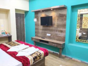 Photo de la galerie de l'établissement ZB Hotel Family Inn, à Aurangabad 20 autres photos