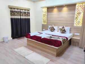 Photo de la galerie de l'établissement ZB Hotel Family Inn, à Aurangabad
