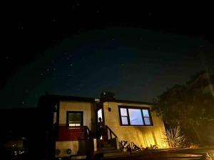 Billede fra billedgalleriet på Joshua Tree - Under the Stars-Pool, Spa & Fire pit i Yucca Valley + 42 billeder