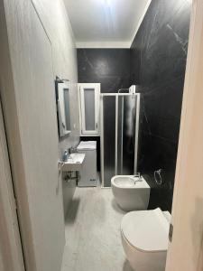 Ένα μπάνιο στο LA ROSA DEI VENTI apartment +5 φωτογραφίες