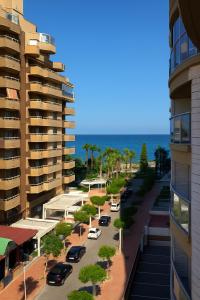 O vedere generală la mare sau o vedere la mare
luată din acest apartament
