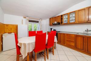 Kuchyň nebo kuchyňský kout v ubytování Apartments Jase