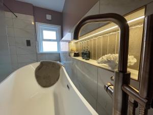 Billede fra billedgalleriet på Superb Stylish 2 Bedroom Home in Ormskirk i Ormskirk