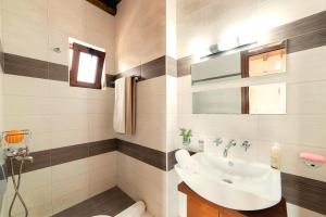 Koupelna v ubytování Cretan Dream Villa
