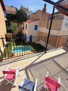Bazén v ubytovaní La corniche familiale - magnifique maison avec jardin et piscine à deux pas de la plage alebo v jeho blízkosti