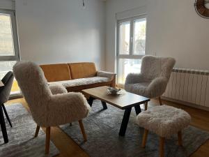 Χώρος καθιστικού στο Apartment Zevs by Zafiro