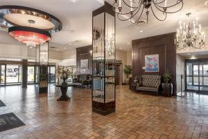 Vstupní hala nebo recepce v ubytování Coast Prince George Hotel by APA
