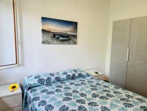 Ένα ή περισσότερα κρεβάτια σε δωμάτιο στο Villa with garden near the beach