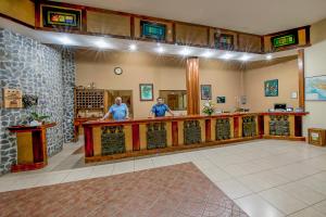 The lobby or reception area at Hotel Montaña Monteverde