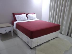 Postel nebo postele na pokoji v ubytování Sami BnB - Apt 04 Makongo after Mlimani City