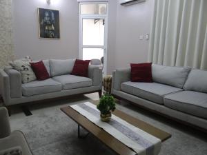 Posezení v ubytování Sami BnB - Apt 04 Makongo after Mlimani City