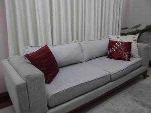 Posezení v ubytování Sami BnB - Apt 04 Makongo after Mlimani City