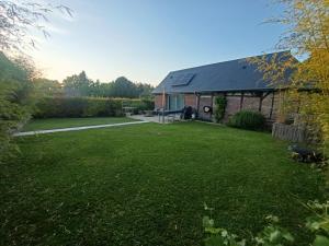 Vonkajšia záhrada v ubytovaní Gîte au calme en Normandie, Forêt de Lyons