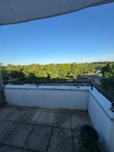 - une vue depuis le toit dans l'établissement Havre de paix, à Montigny-le-Bretonneux