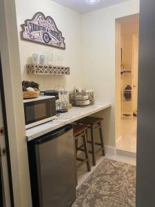 Η κουζίνα ή μικρή κουζίνα στο Sweetwater Villa