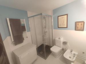 Koupelna v ubytování Casa palaciega Doña Leocadia + 22 fotografií