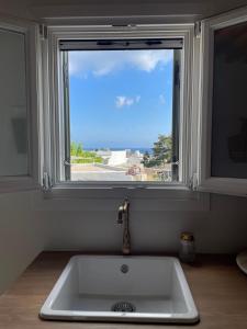 Gallery image of Kisari Kimolos Chorio Double Room in Kimolos