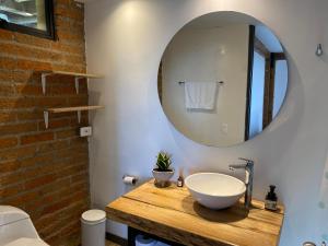 Bilik mandi di Casa Bambuco Filandia +61 gambar