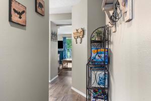 Η αίθουσα παιχνιδιών του Fallcreek Haven - A Chic Retreat