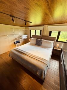 Postel nebo postele na pokoji v ubytování Del Mar Santa Catalina