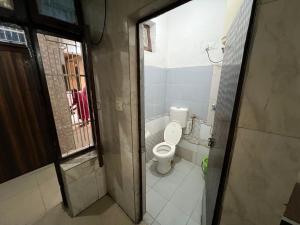 Ένα μπάνιο στο Rp YATRI NIWAS