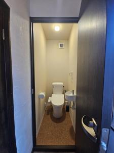 Ένα μπάνιο στο Japanese-Tradtional House Max 8 Guest 6-Min Walk from Station Check-out at 12 PM +17 φωτογραφίες