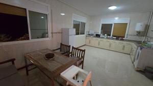 Kuchyň nebo kuchyňský kout v ubytování Nekor Bay Villa