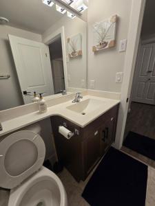 Koupelna v ubytování The Peaceful Lower Loft + 14 fotografií