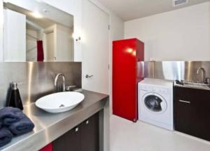 Η κουζίνα ή μικρή κουζίνα στο Luxury Apartment in the heart of Perth CBD