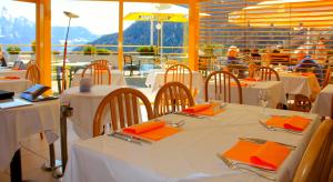 Restaurace v ubytování Hôtel Les Bains d'Ovronnaz