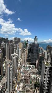 Uma vista geral de Hong Kong ou a vista da cidade a partir do hotel
