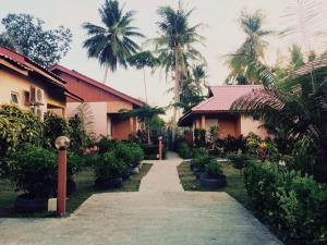 Gallery image of Chenang Inn in Pantai Cenang