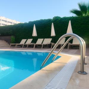 Bazén v ubytování Ozgur Bey Spa Hotel nebo v jeho okolí