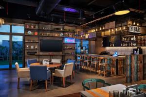 Lounge nebo bar v ubytování Hyatt Place Jaipur Malviya Nagar