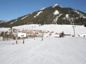 Chalet in Hohentauern near Ski Lift v zime
