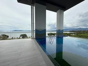 Gallery image of BaySuites Luxury Sea&Mountain View 22-19 in Kota Kinabalu +28 photos