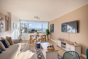 TV a/nebo společenská místnost v ubytování Rocca's Rest Summerhill