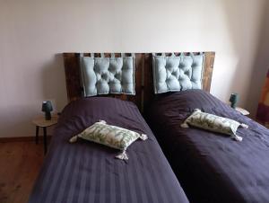 Ảnh trong thư viện ảnh của Une ou deux chambres dans une demeure historique ở Montmartin-en-Graignes