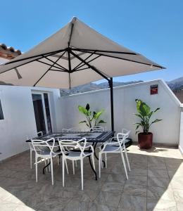 Patio nebo venkovní prostory v ubytování Ático Dúplex Baladrar Gran Terraza 8Km Playa Dénia-Oliva Nova Golf -IDEAL Familias y Grupos