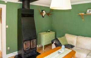 Posezení v ubytování Pet Friendly Home In Närkesberg