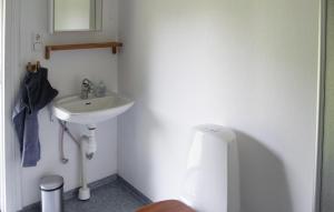Koupelna v ubytování Pet Friendly Home In Närkesberg