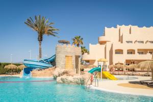 Bazén v ubytování ALEGRIA Cabo De Gata nebo v jeho okolí