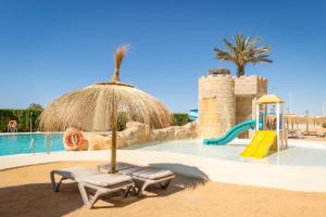 Bazén v ubytování ALEGRIA Cabo De Gata nebo v jeho okolí